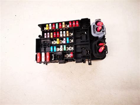 18013301 1801330 1 Fuse Box Renault Megane 2011 1 5L EIS01322133