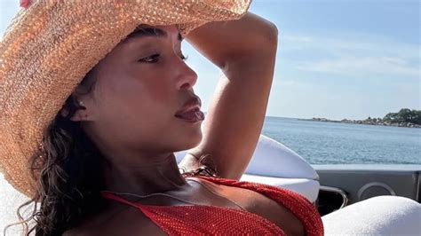 Lori Harveys Selfie In Tiniest Bikini Will Make You Look Twice