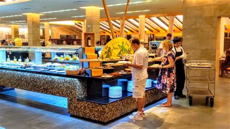 Dinner Buffets At The Barcelo Maya Grand Resort Colonial Tropical