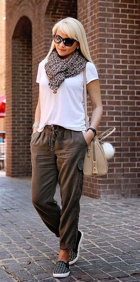 What To Wear With Olive Green Pants Olive Green Pants Outfit Olive