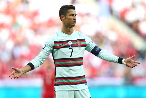 Cr7 Selecao Portugal Cristiano Ronaldo Vestindo A Camisa De Portugal Para A Copa Do Mundo 2018