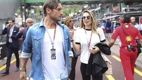 Ilary Blasi Francesco Totti In Tribunale Dopo I Rolex Ora Scoppia La