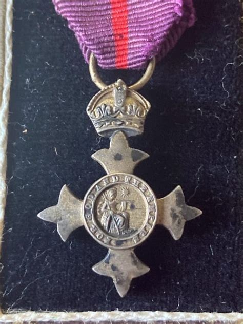 Military OBE miniature medal - Medals And Memorabilia