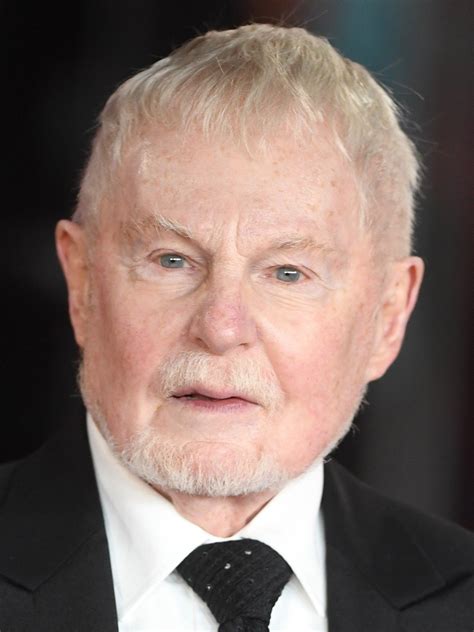 Sir Derek Jacobi Milan Loftis