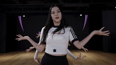 Iam Addicted To Jisoo” Blackpink Fans Lavish Praise On The Unreal