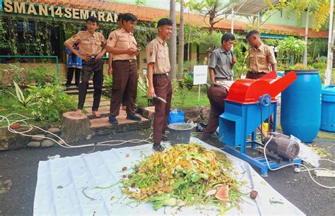 Siswa Sman Dilatih Untuk Membuat Pupuk Organik Melalui Kegiatan P