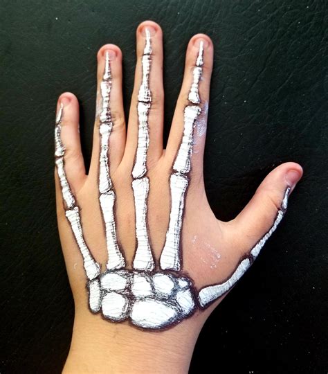 How To Do Skeleton Hand Makeup Saubhaya Makeup