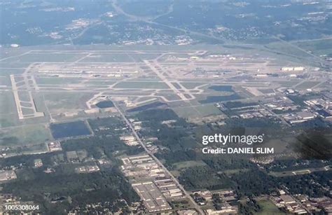 24 Detroit Wayne County International Airport Stock Photos, High-Res ...