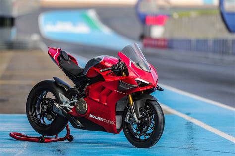 Ducati Panigale V4r 2019 On Review