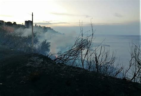 Santo Stefano Incendio Nella Ss Chiuso Transito Stradale E Linea