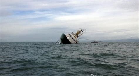 Imbas Kapal Tenggelam Di Danau Toba Pelabuhan Simanindo Ditutup Hari