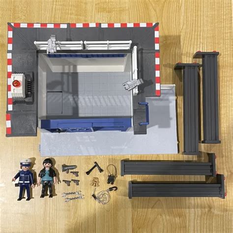 PLAYMOBIL CITY ACTION 5182 Police Station Jail Cell Replacement Parts