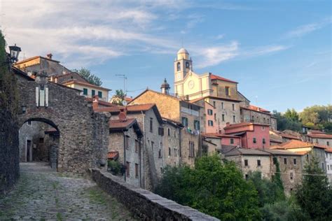 Lunigiana Guida A Borghi Castelli E Piatti Tipici Tuscanypeople