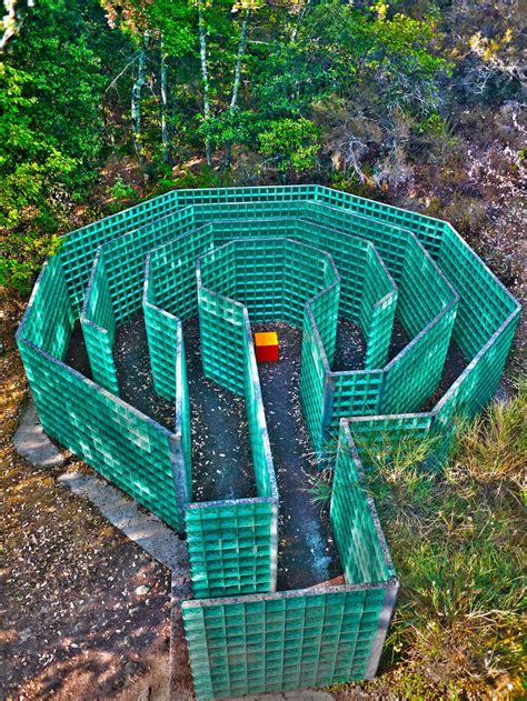 The Glass Labyrinth At Parco Sculture Del Chianti Real Life Mazes Across The World