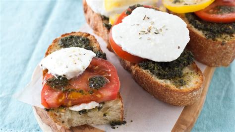 Caprese Pesto Bites