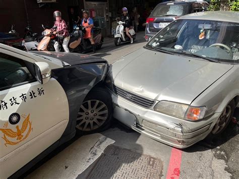 還想跑！新北男偷車牌攔檢不停還撞車 警拔槍壓制 民生電子報