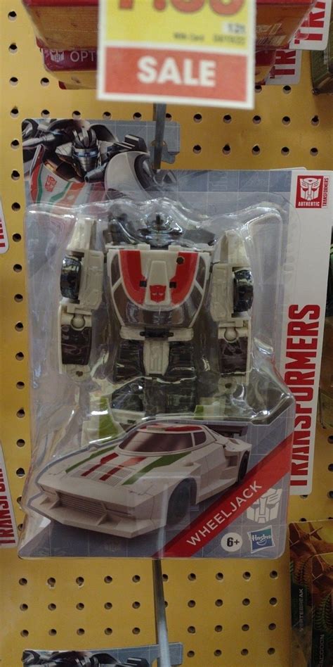 First Look At New Wheeljack And Arcee Toys Coming From Hasbro