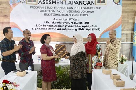 Asesmen Lapangan Prodi Farmasi Profesi Apoteker Mipa Oleh Tim Asesor