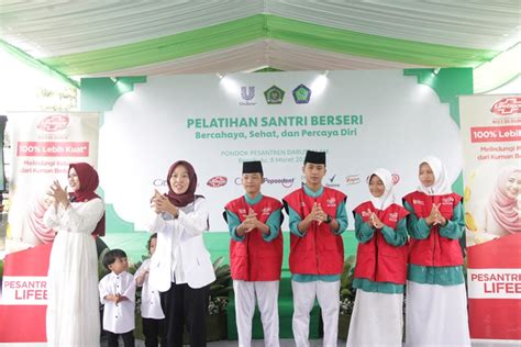 Lifebuoy Berikan Edukasi Kesehatan Kepada Ratusan Santri Pondok