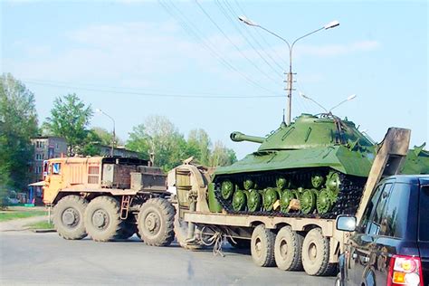 Танк ИС-3 у "Росинки" - Волга Фото