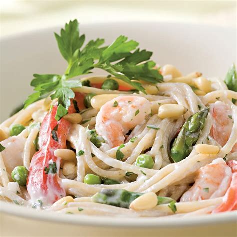 Creamy Garlic Pasta With Shrimp And Vegetables Recipe Eatingwell