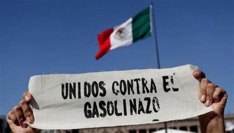 Padres De Ayotzinapa Se Unen A Las Protestas Contra El Gasolinazo