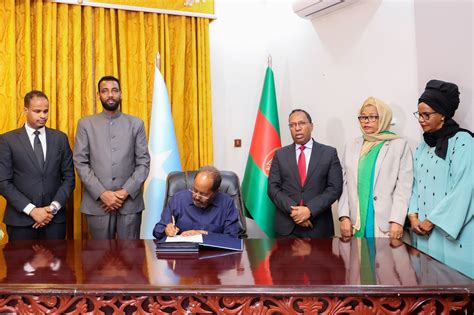 PRESIDENT HASSAN SHEIKH SIGNS THE 2023 NATIONAL BUDGET INTO AFFECT ...