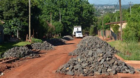 Se Ejecutan Obras De Cord N Cuneta Y Empedrado En La Ciudad Oberaonline