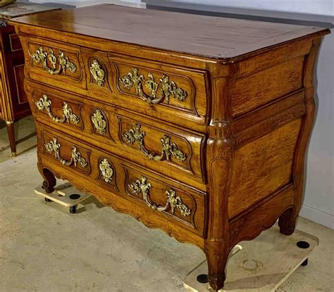 Proantic Commode Louis Xiv En Noyer Moulur