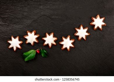 Photo Zimtsterne Traditional German Cinnamon Star Stock Photo