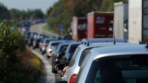 Mannheim Schwetzingen Zwei Unf Lle Auf A Verursachen Kilometer