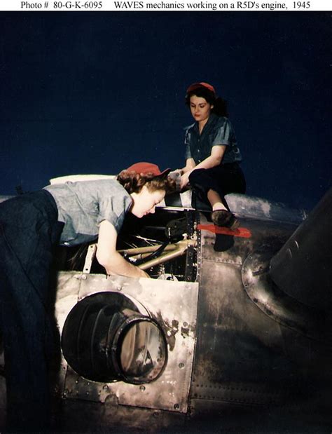 Women And The U S Navy WWII Era WAVES Aviation Machinist S Mates