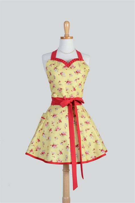 Sweetheart Retro Apron Red And Yellow Roses Vintage Style Apron