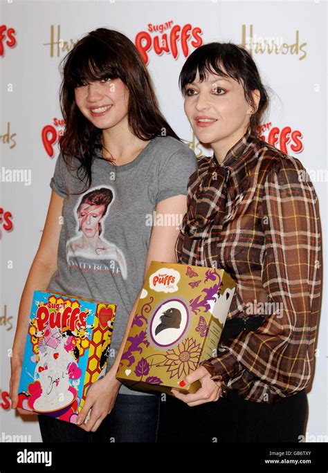 Pearl Lowe and Daisy Lowe Cereal Packet Signing - London Stock Photo - Alamy