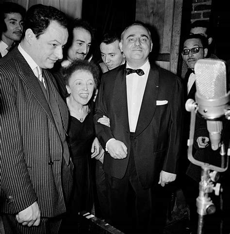 Edith Piaf avec Michel Rivegauche et Bruno Coquatrix Pictures | Getty ...