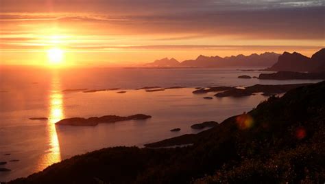 Bodø | Midnight sun in Bodø (SOOC except crop) | zen whisk | Flickr