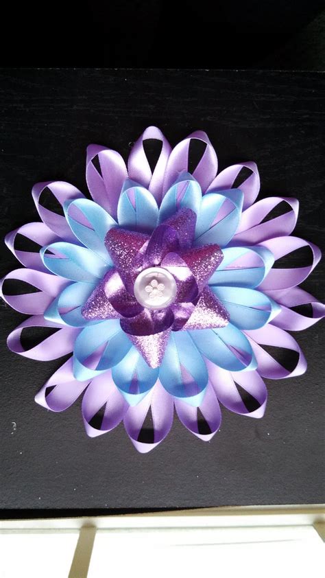 Alli Crafts: Craft Tutorial: Large Ribbon Flower