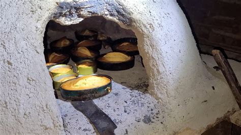 HACIENDO PAN DE TORTA SALVADOREÑO EN HORNO DE BARRO YouTube