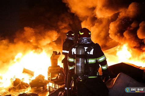 Incendiu Ntr Un Bloc De Etaje Din Gala I O Persoan A Murit