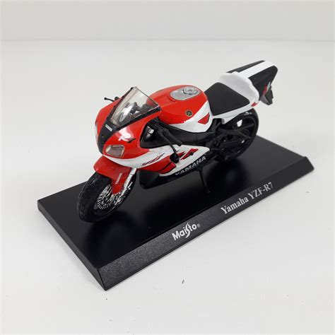 Moto Bike Maisto Yamaha Yzf R Miniaturas Coleccion A Escala