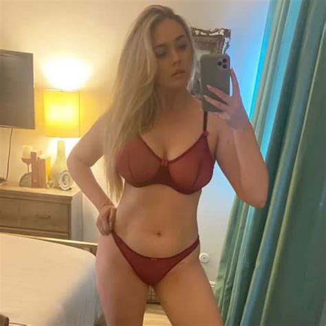 Laura Ashley Samuels Bikini Pics Body Measurements