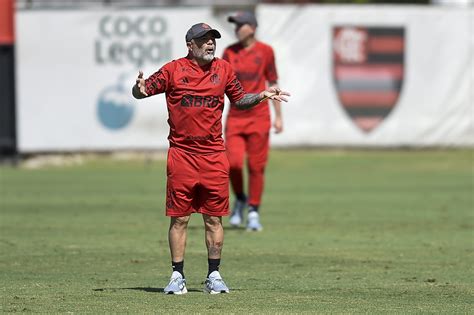 De Olho No Rival Flamengo Ainda Tem Dúvidas Para Encarar O Fluminense