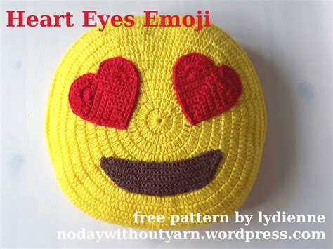 Heart Eyes Emoji Pillow | Crochet pillow pattern, Emoji pillows ...