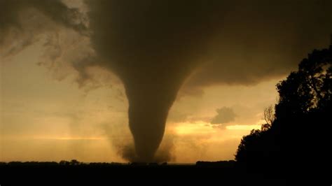 Join Live Moore Oklahoma Tornado Chase Live Simon Brewer