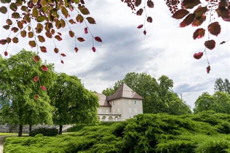 Beautifully Renoverat Korsvirkes Hus Med Det Belade Med Tegel Taket