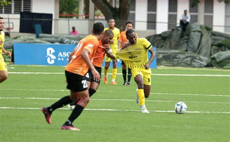 De locura MOCA FC empata en partidazo con Cibao FC en el Clásico