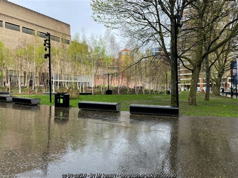 Outside The Tate Modern Mr Ignavy Cc By Sa Geograph Britain