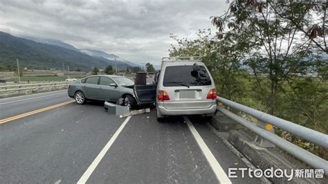 台東台9線2車對撞！駕駛恍神衝對向廂型車 氣囊爆開保險桿噴飛 Ettoday社會新聞 Ettoday新聞雲