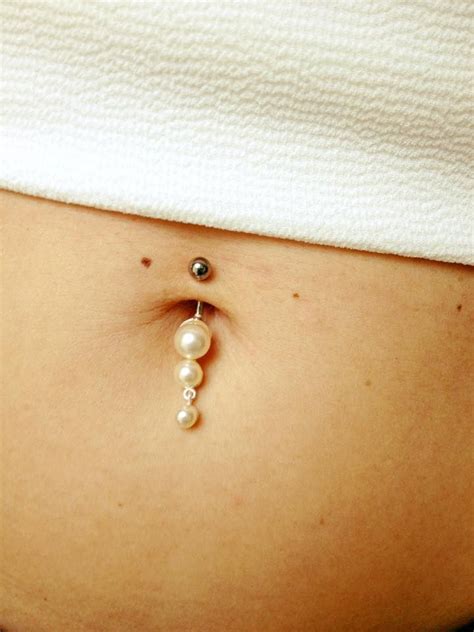 Piercing De Nombril Avec Jolies Perles Disponible Ici C Bofrpiercing Nombril