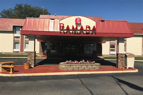 Ramada by Wyndham Albert Lea | Albert Lea, MN Hotels